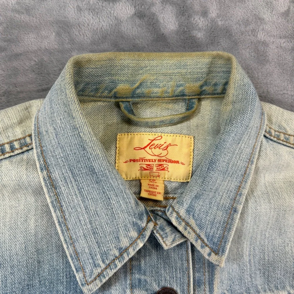 Levis levi positively